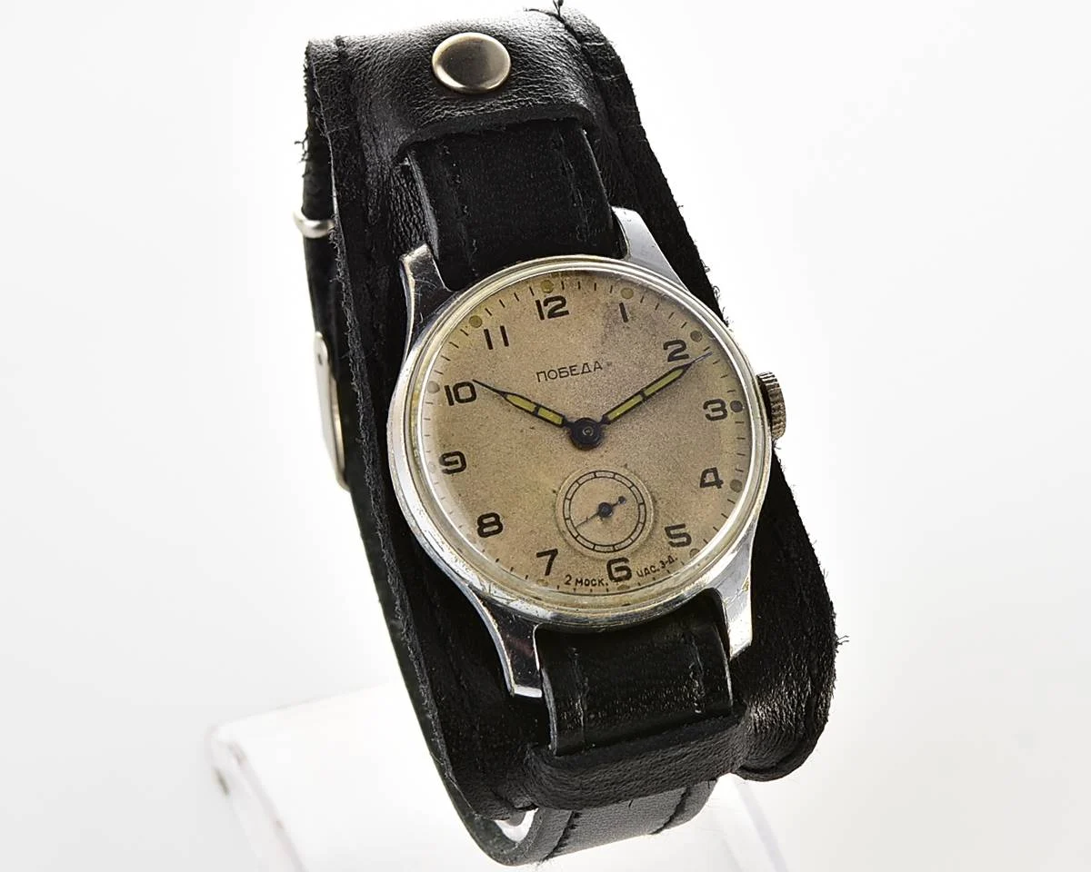 Vintage Soviet mechanical Pobeda wrist watch, 2MChZ from the 3rd quarter of 1955