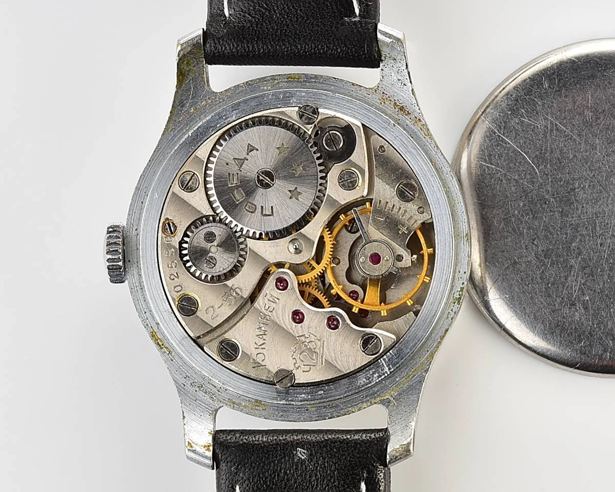Excellent condition vintage Soviet mechanical Pobeda wrist watch, 2MChZ from 2nd quarter of 1956