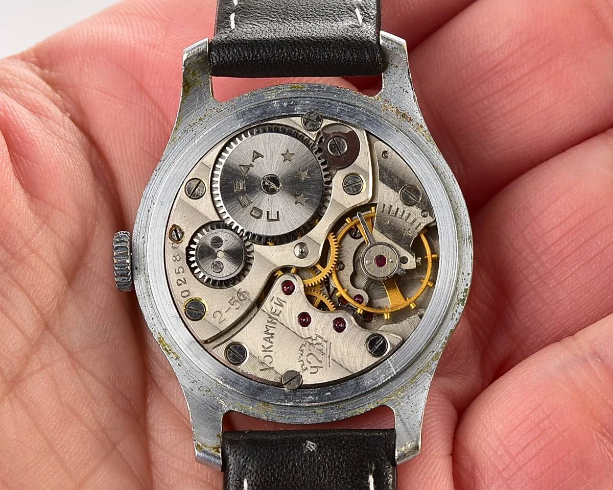 Excellent condition vintage Soviet mechanical Pobeda wrist watch, 2MChZ from 2nd quarter of 1956