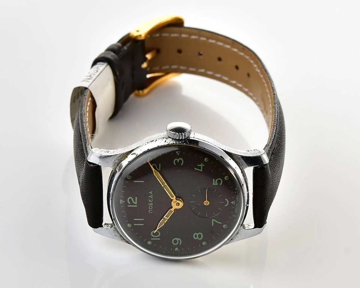 Excellent condition vintage Soviet mechanical Pobeda wrist watch, 2MChZ from 2nd quarter of 1956