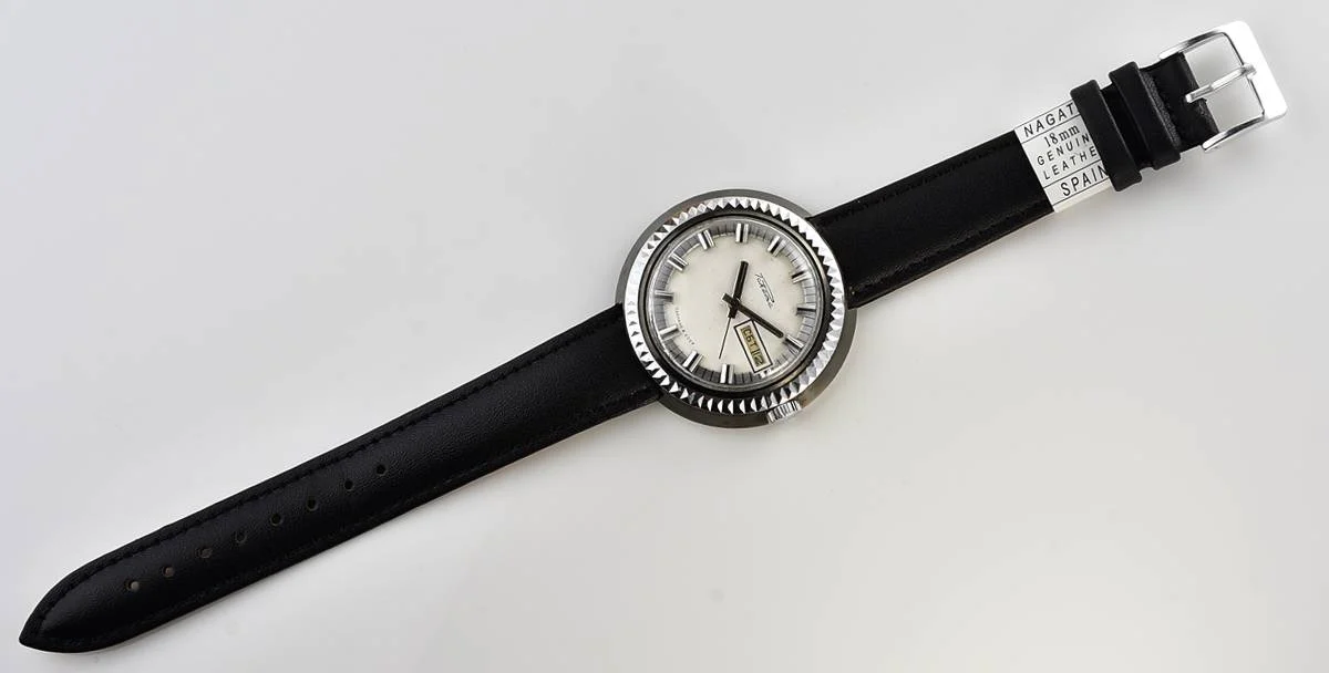 Large vintage Raketa mechanical watch
