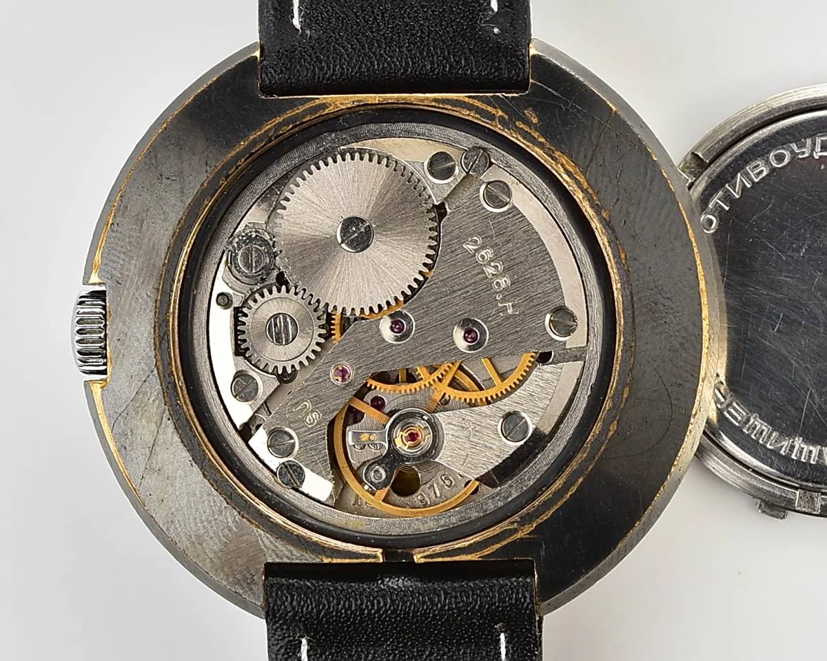 Large vintage Raketa mechanical watch