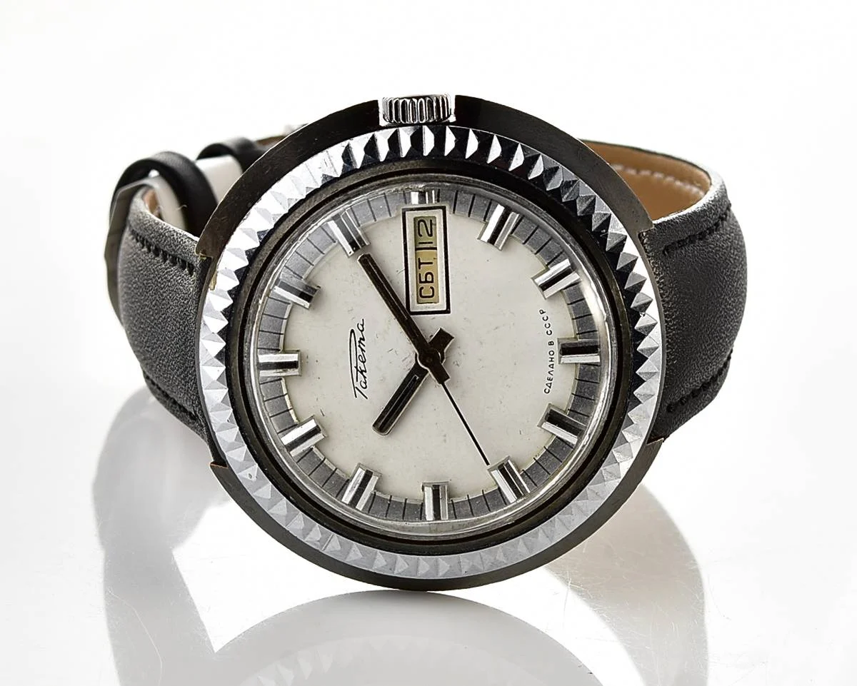 Large vintage Raketa mechanical watch