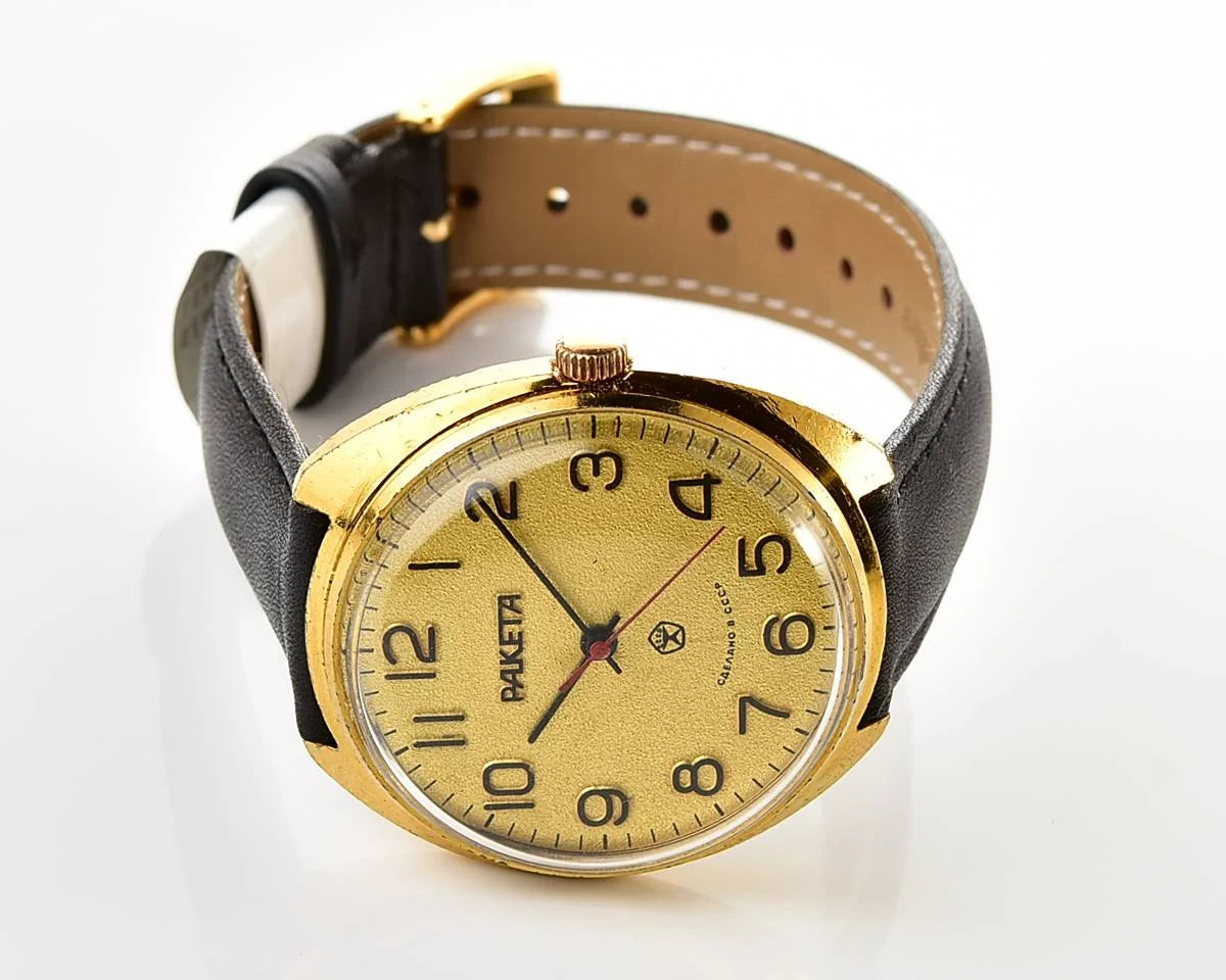 Large vintage Raketa gold-plated mechanical watch
