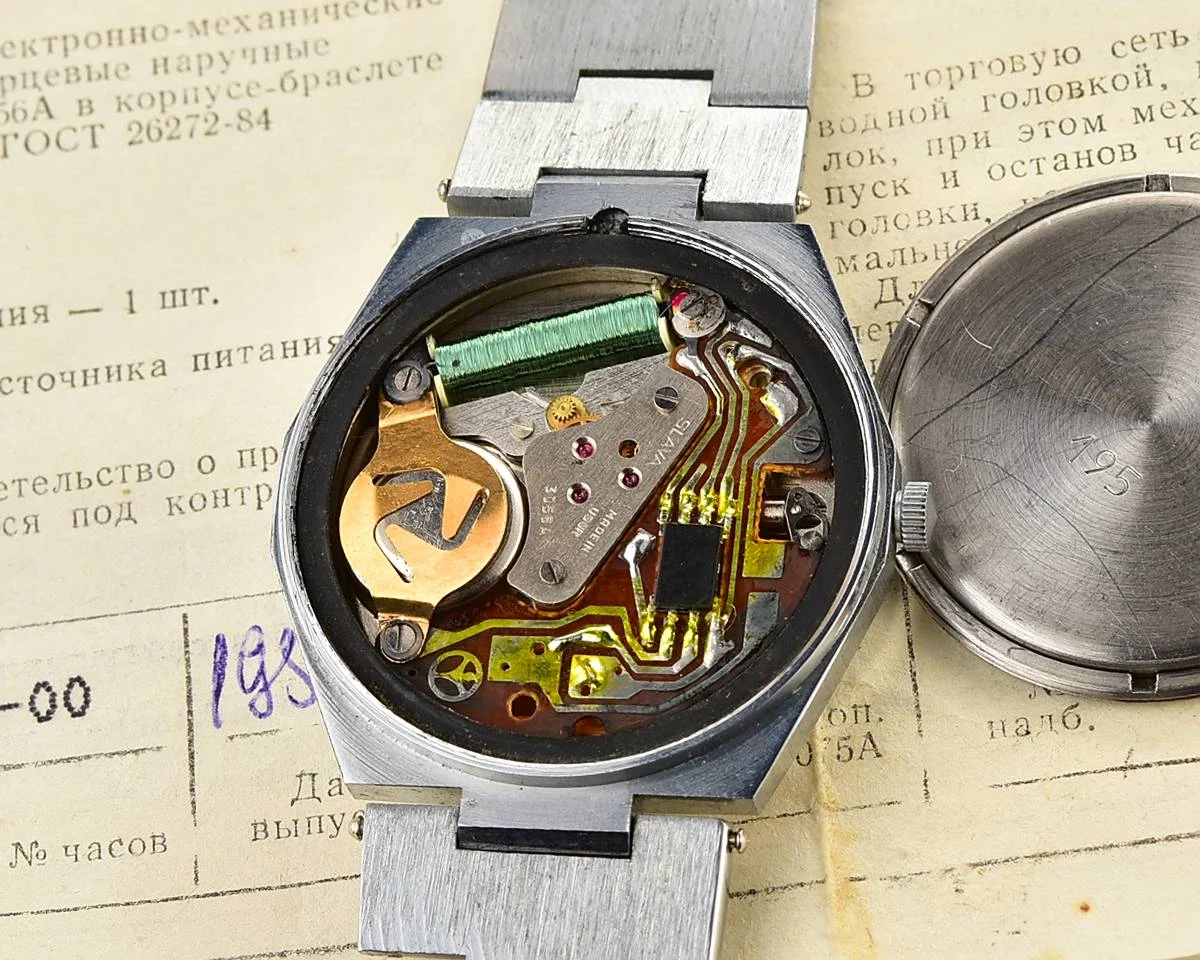 TIME CAPSULE: Soviet Slava with quartz movement – New Old Stock (NOS)!