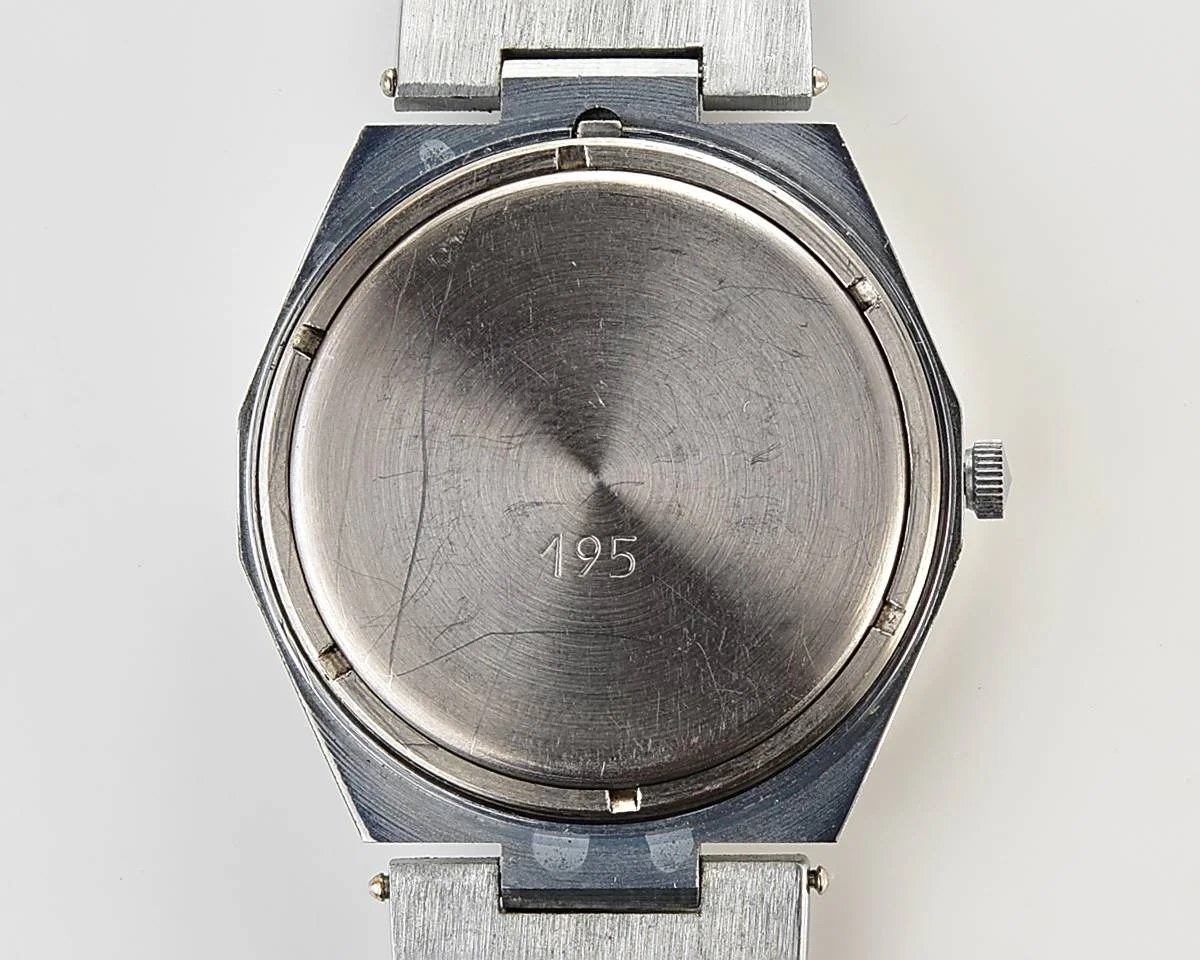 TIME CAPSULE: Soviet Slava with quartz movement – New Old Stock (NOS)!