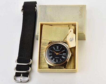 TIME CAPSULE: Automatic soviet gold-plated wrist watch SLAVA with quartz movement – NEW old stock(NOS)!