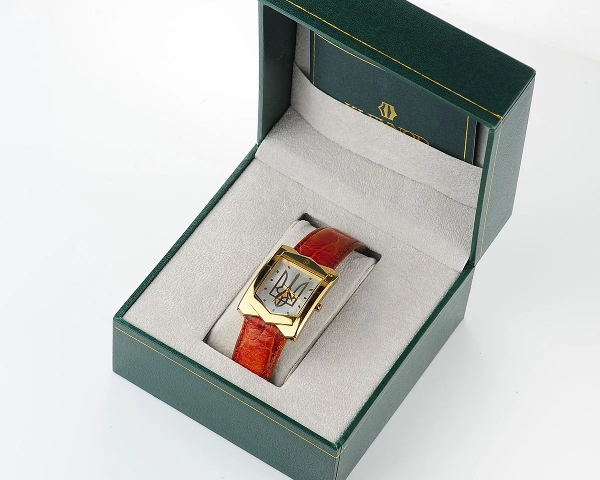 Ukrainian made Kleynod gold-plated watch – from the president of 🇺🇦Ukraine!