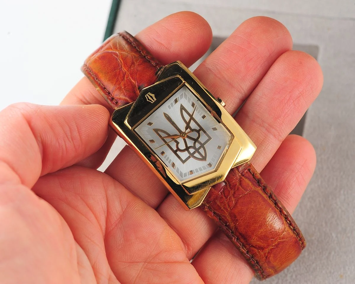 Ukrainian made Kleynod gold-plated watch – from the president of 🇺🇦Ukraine!