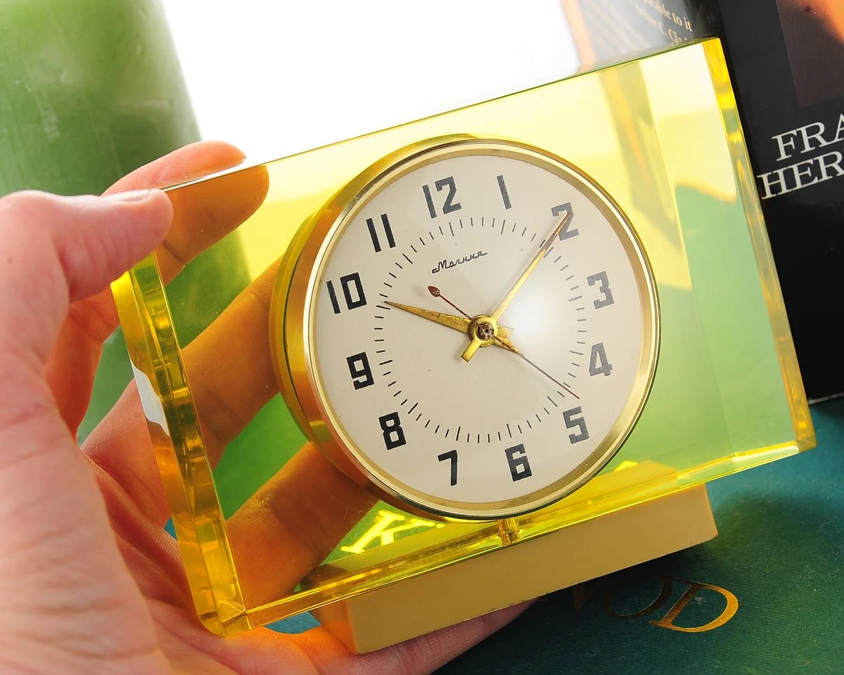 watch Molnija table clock yellow 12347-SCS_2332