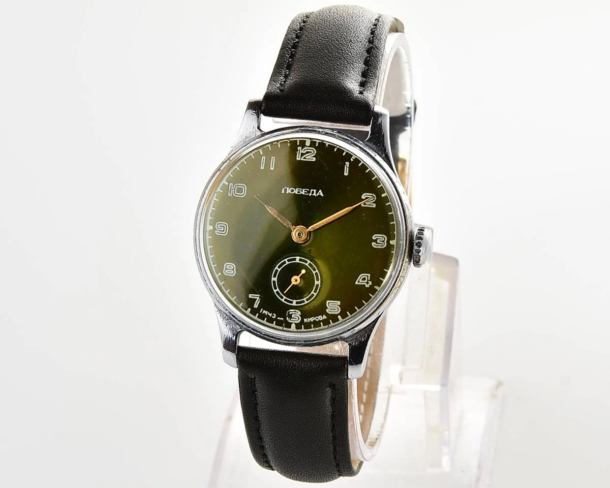 Rare! Green dial vintage Soviet mechanical Pobeda wrist watch, 2nd quarter 1951!