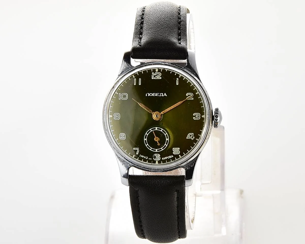 Rare! Green dial vintage Soviet mechanical Pobeda wrist watch, 2nd quarter 1951!