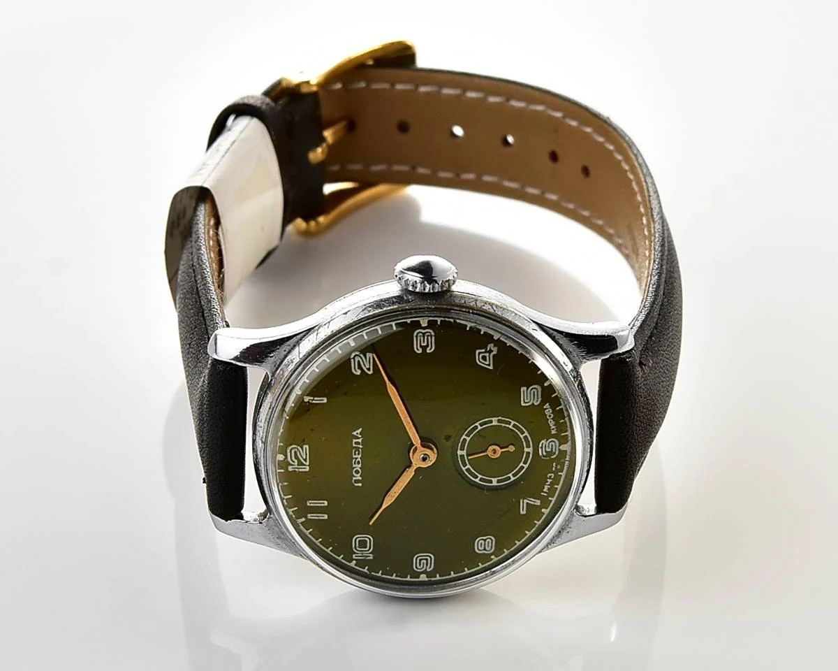 Rare! Green dial vintage Soviet mechanical Pobeda wrist watch, 2nd quarter 1951!