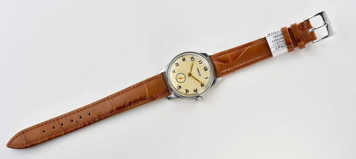 Vintage Soviet mechanical Pobeda watch, 2MChZ from 1st quarter 1957