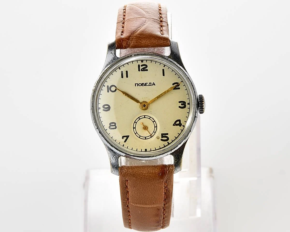 Vintage Soviet mechanical Pobeda watch, 2MChZ from 1st quarter 1957
