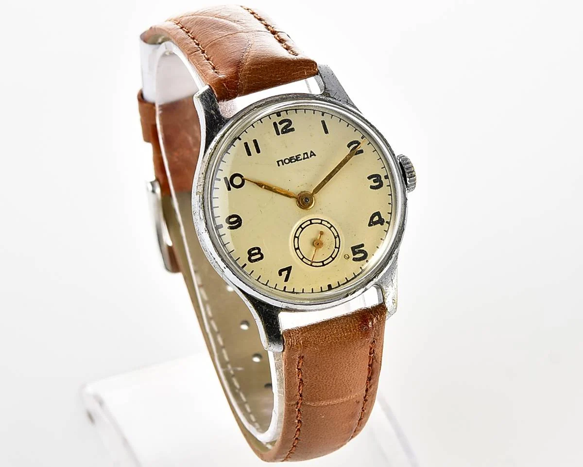 Vintage Soviet mechanical Pobeda watch, 2MChZ from 1st quarter 1957