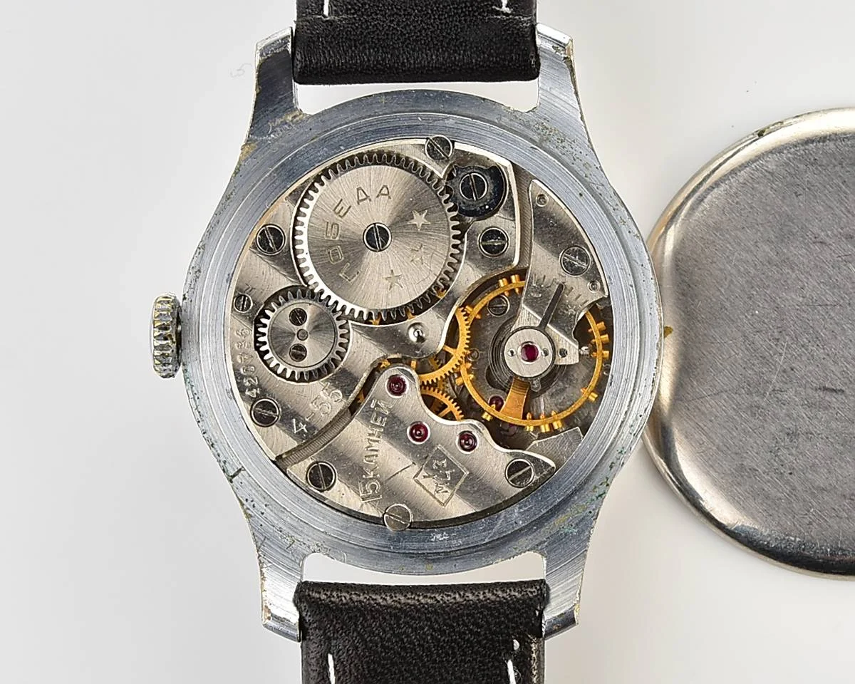 Excellent vintage Soviet mechanical Pobeda wrist watch, 1MChZ, 4th quarter of 1955