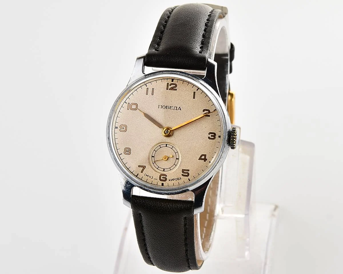 Excellent vintage Soviet mechanical Pobeda wrist watch, 1MChZ, 4th quarter of 1955