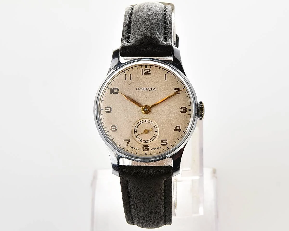 Excellent vintage Soviet mechanical Pobeda wrist watch, 1MChZ, 4th quarter of 1955