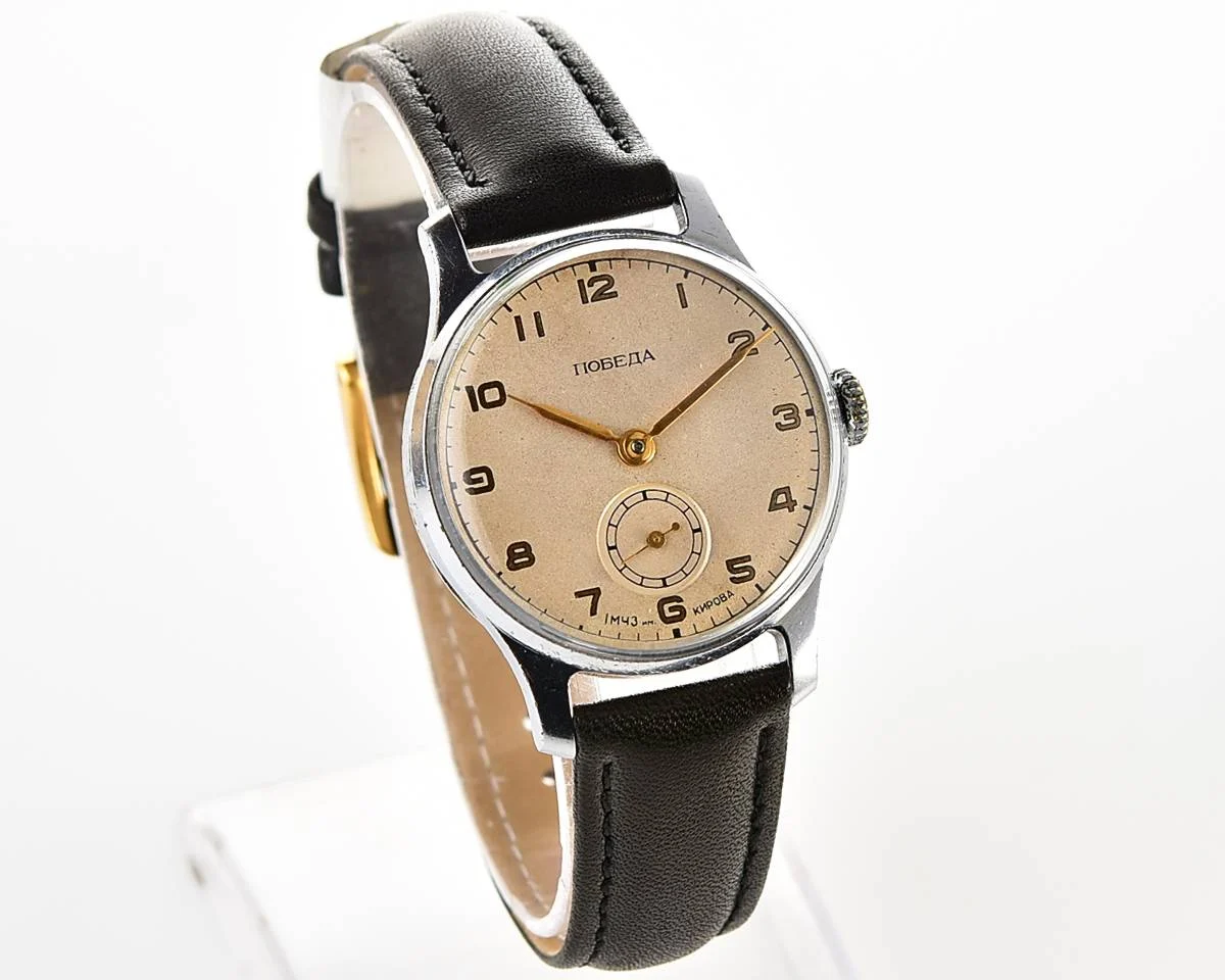 Excellent vintage Soviet mechanical Pobeda wrist watch, 1MChZ, 4th quarter of 1955