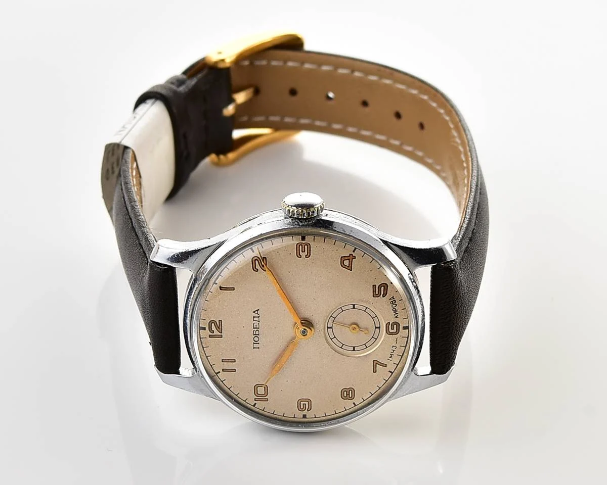 Excellent vintage Soviet mechanical Pobeda wrist watch, 1MChZ, 4th quarter of 1955