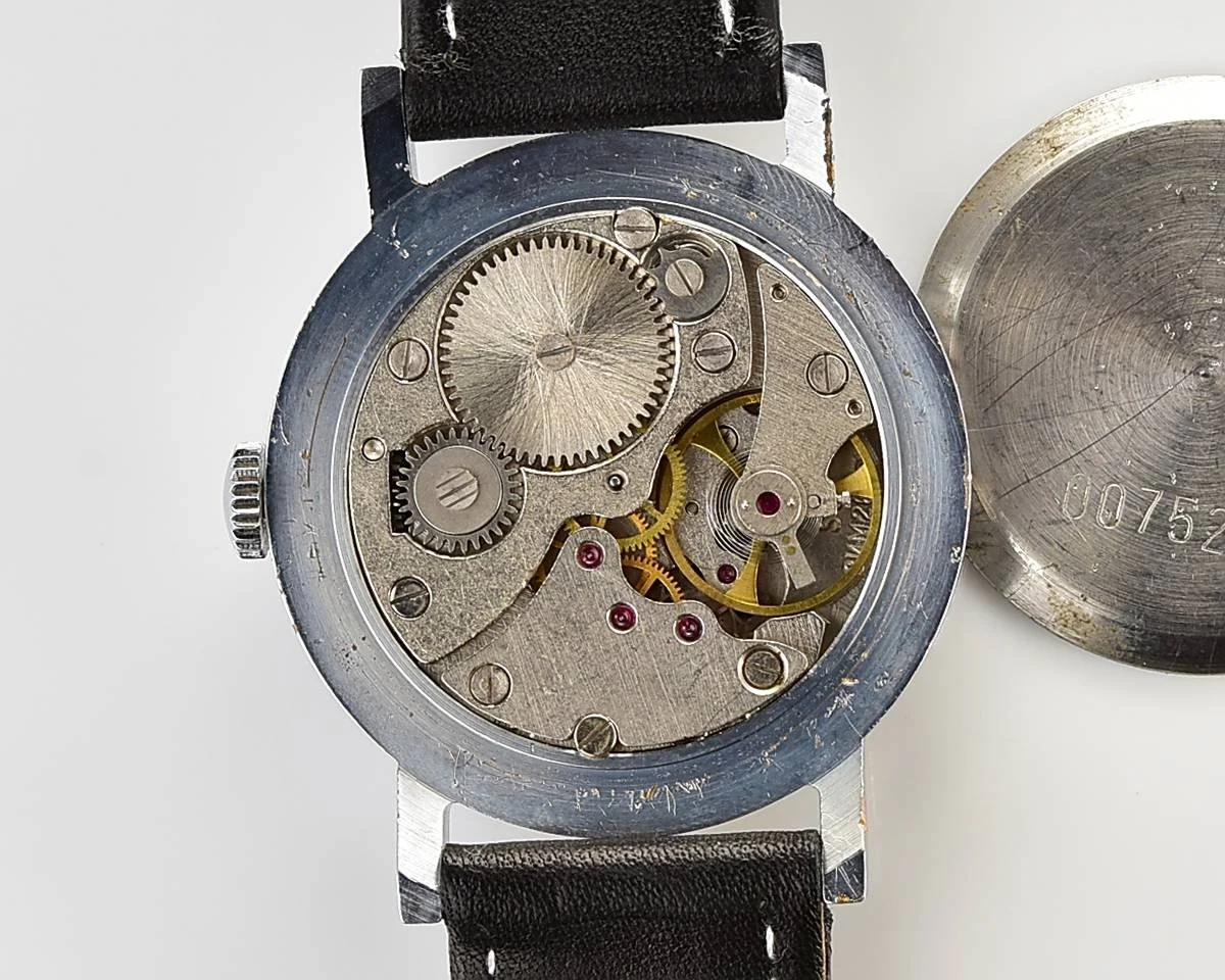 Excellent mechanical Pobeda watch