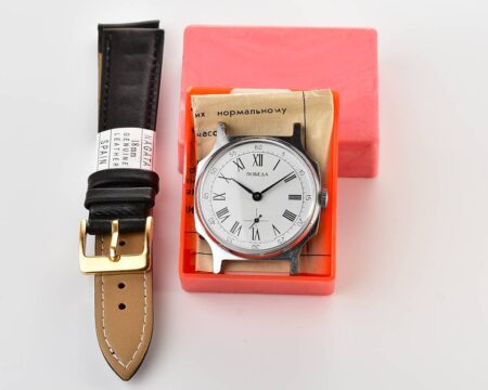 TIME CAPSULE: Soviet mechanical POBEDA watch in box – new old stock(NOS)!