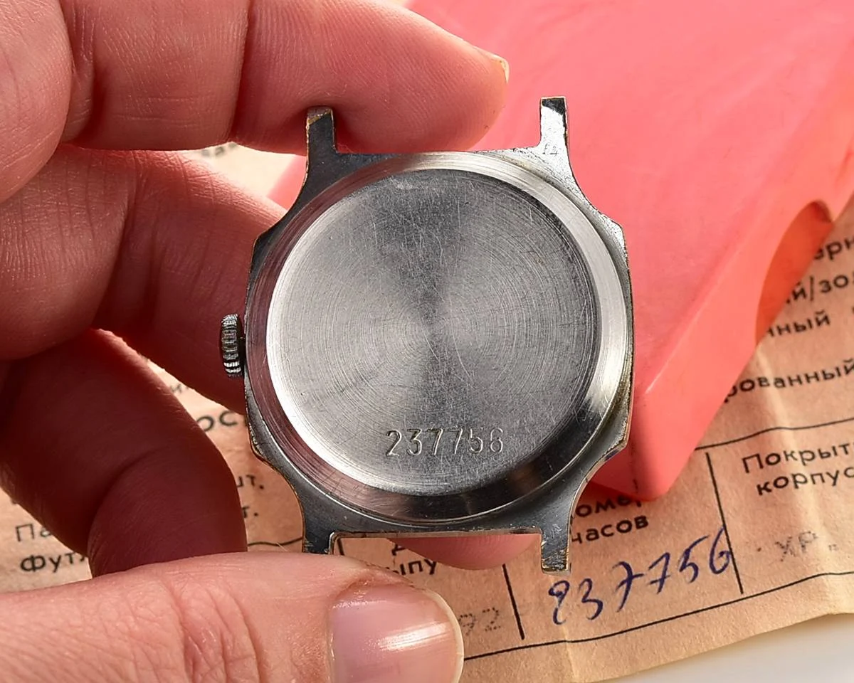 TIME CAPSULE: Soviet mechanical Pobeda watch in box – New Old Stock (NOS)!