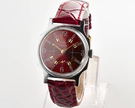 POBEDA soviet mechanical wrist watch with crimson dial