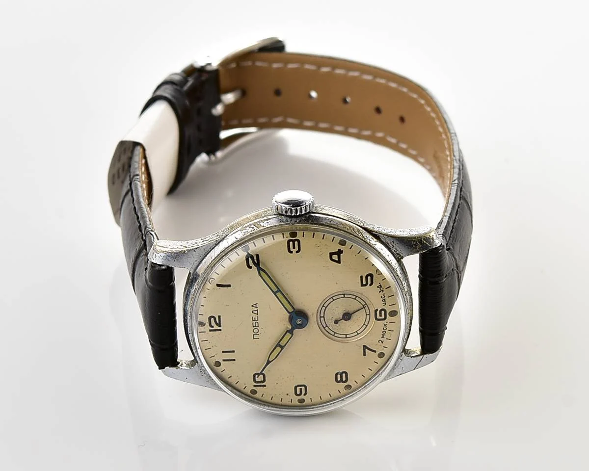 Excellent vintage Soviet mechanical Pobeda watch, 2MChZ from 3rd quarter 1956!