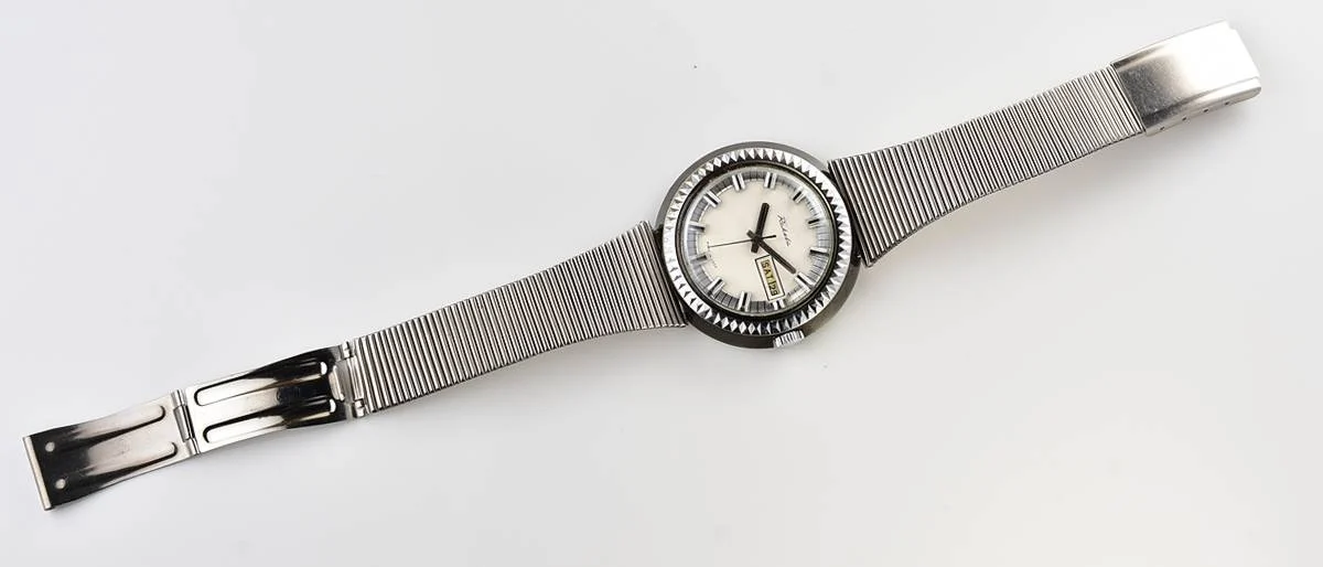 Large vintage Raketa mechanical watch with double calendar