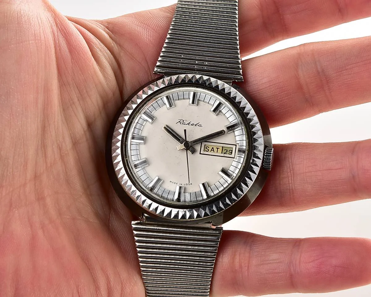 Large vintage Raketa mechanical watch with double calendar
