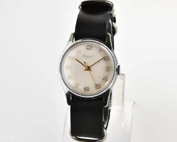Soviet Raketa Baltica vintage mechanical watch with NATO leather strap!