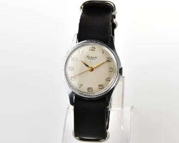 Soviet Raketa Baltica vintage mechanical watch with NATO leather strap!