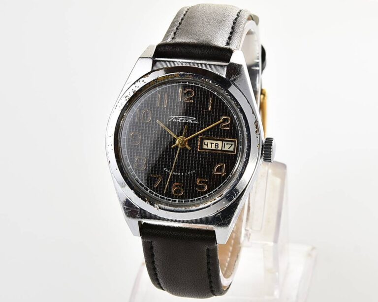 RAKETA vintage mechanical wrist watch with double calendar