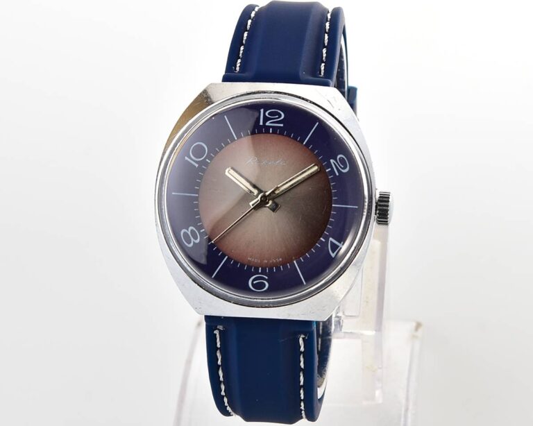 Vintage Raketa soviet mechanical watch with gorgeous bi-color grey/blue dial