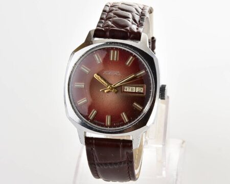 Soviet mechanical RAKETA with automatic self winding movement