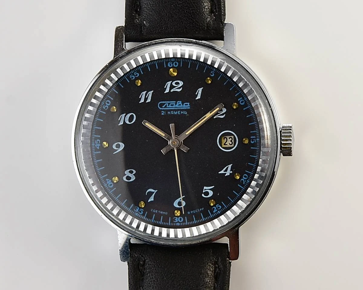 Slava mechanical watch with calendar