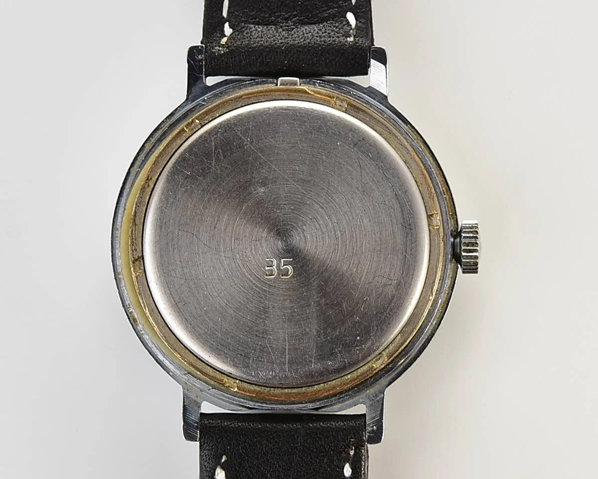 Slava mechanical watch with calendar