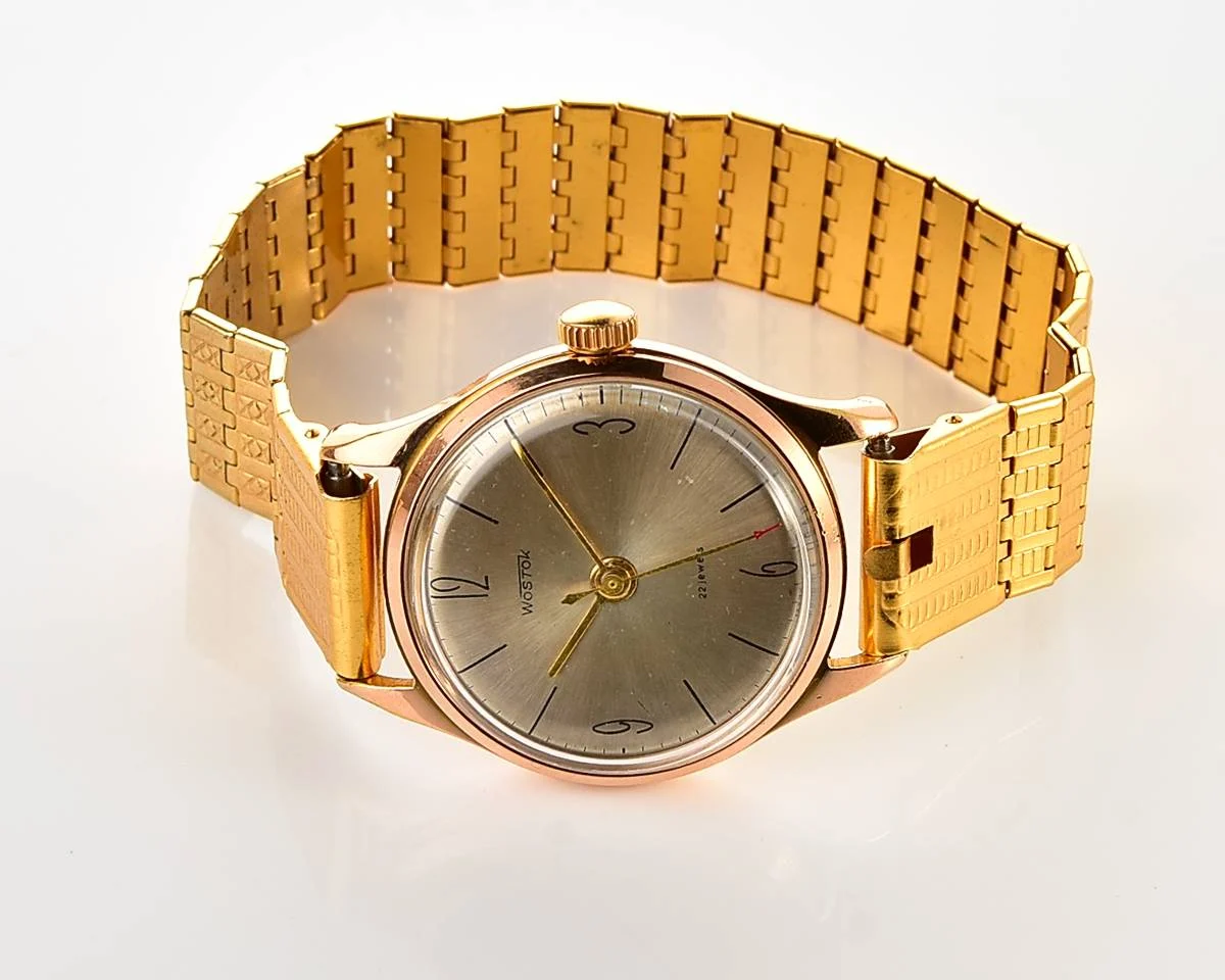 Excellent Soviet Wostok (Vostok) gold-plated mechanical wrist watch with 22 jewels precision movement