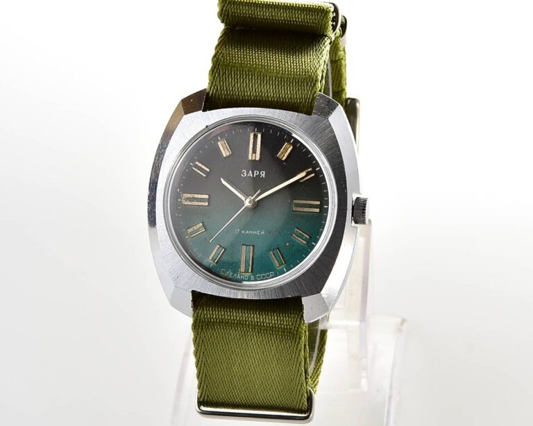 Vintage soviet mechanical Zaria watch with teal dial