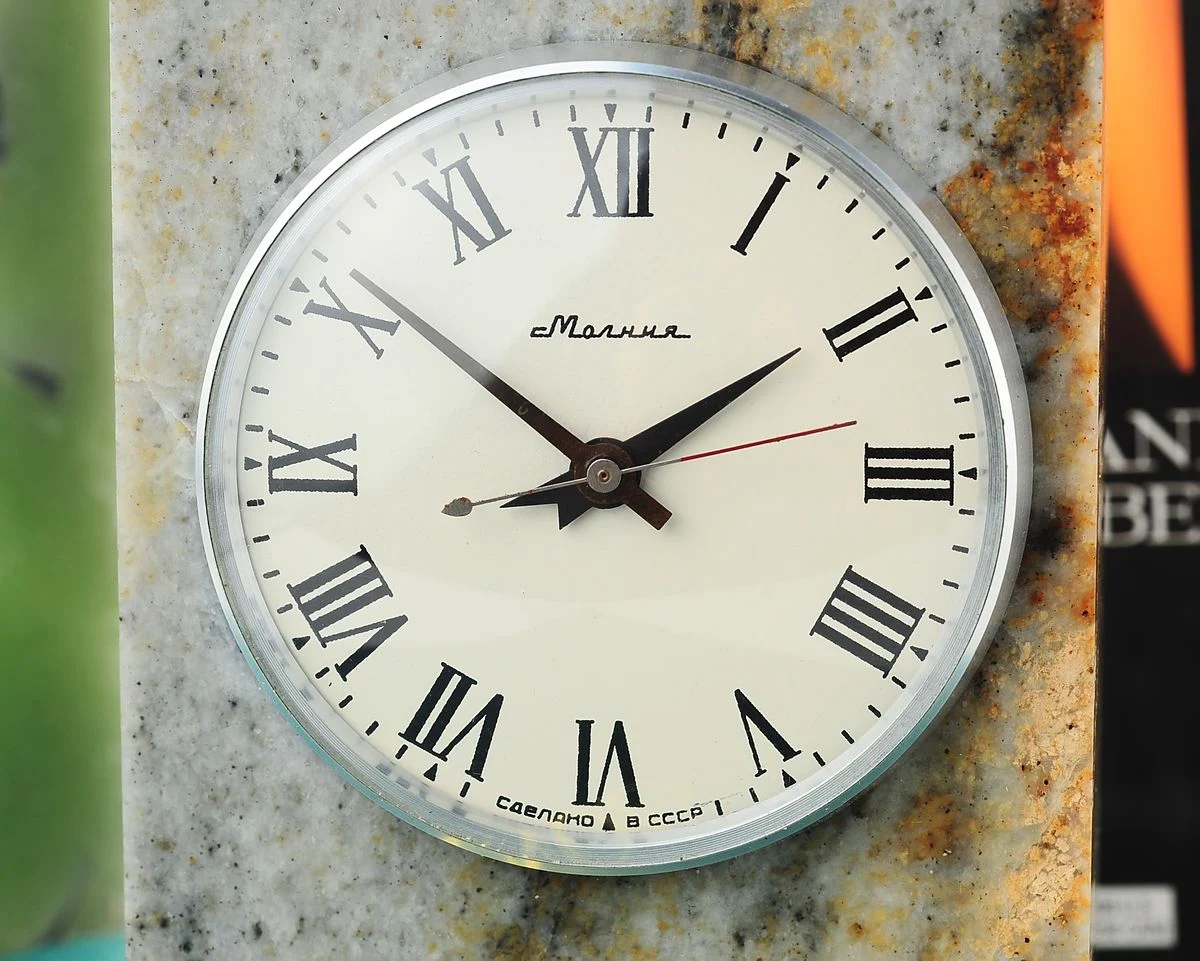 watch Molnija table clock in stone 12624-SCS_3187
