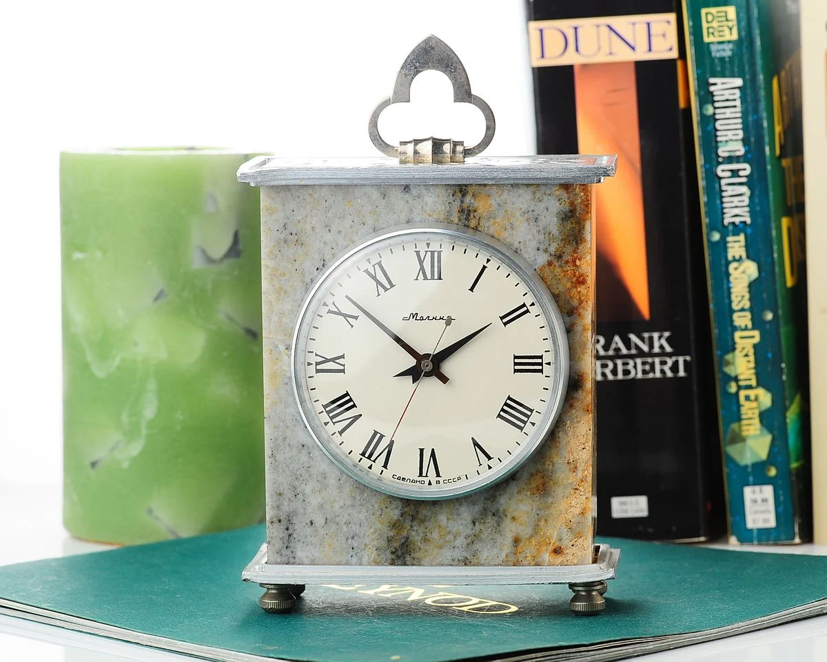 watch Molnija table clock in stone 12624-SCS_3189