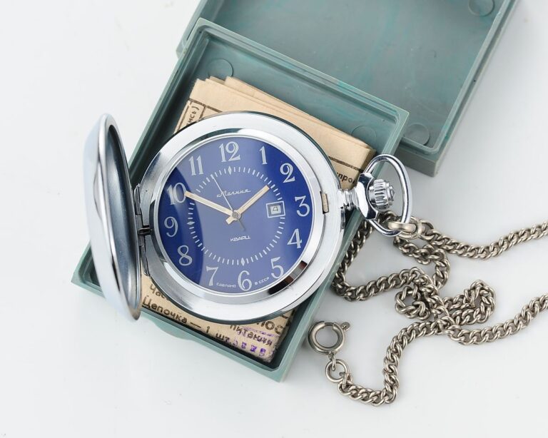 TIME CAPSULE: soviet Molnija quartz pocket watch - from August 1991!