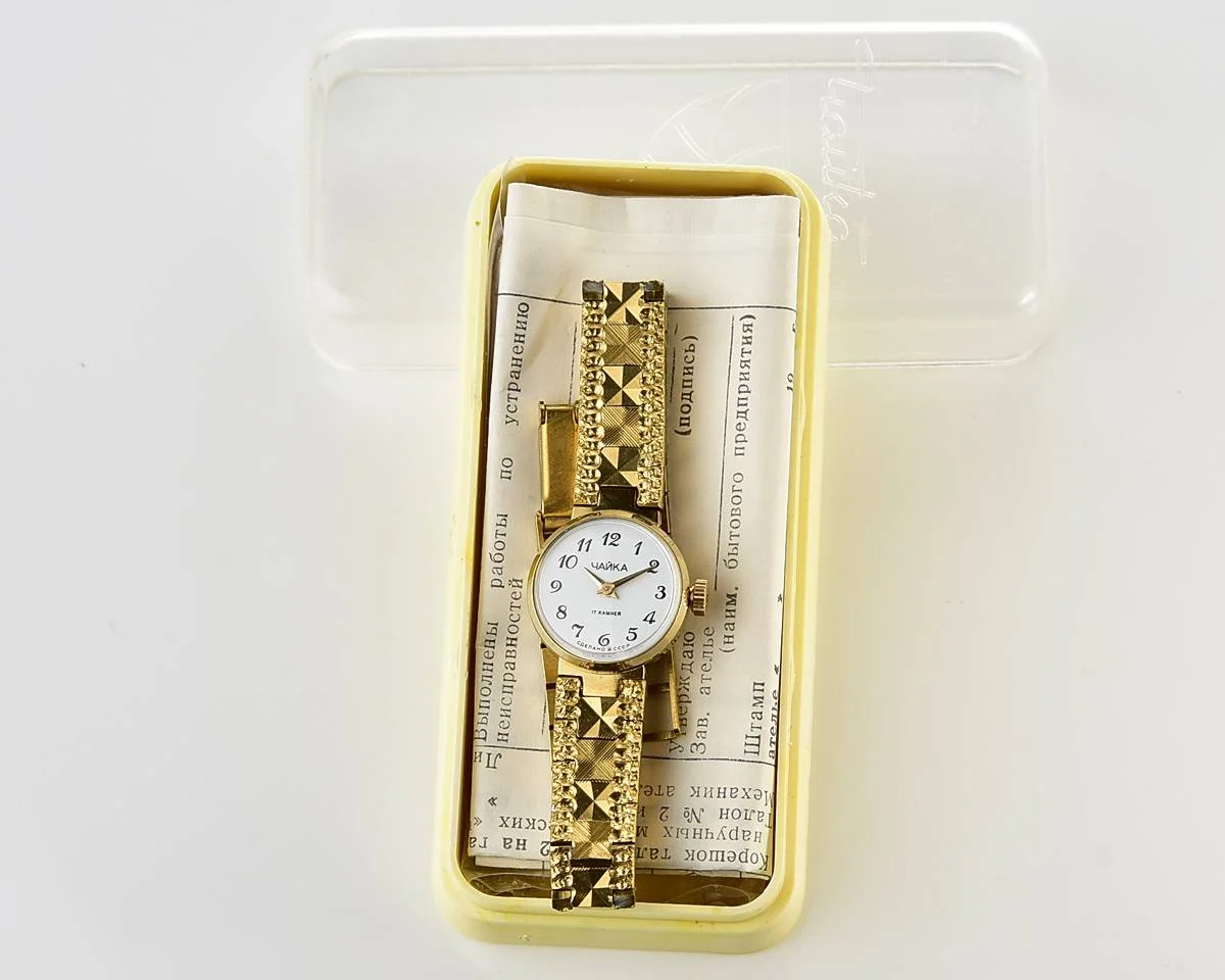 TIME CAPSULE: Chaika vintage wrist watch for ladies – New Old Stock (NOS)!
