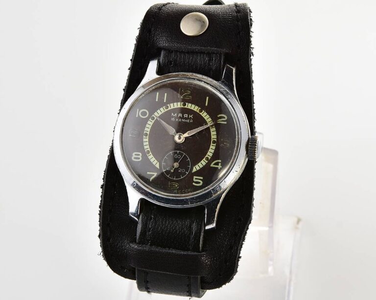Vintage soviet MAYAK mechanical watch, 4th quarter of 1955