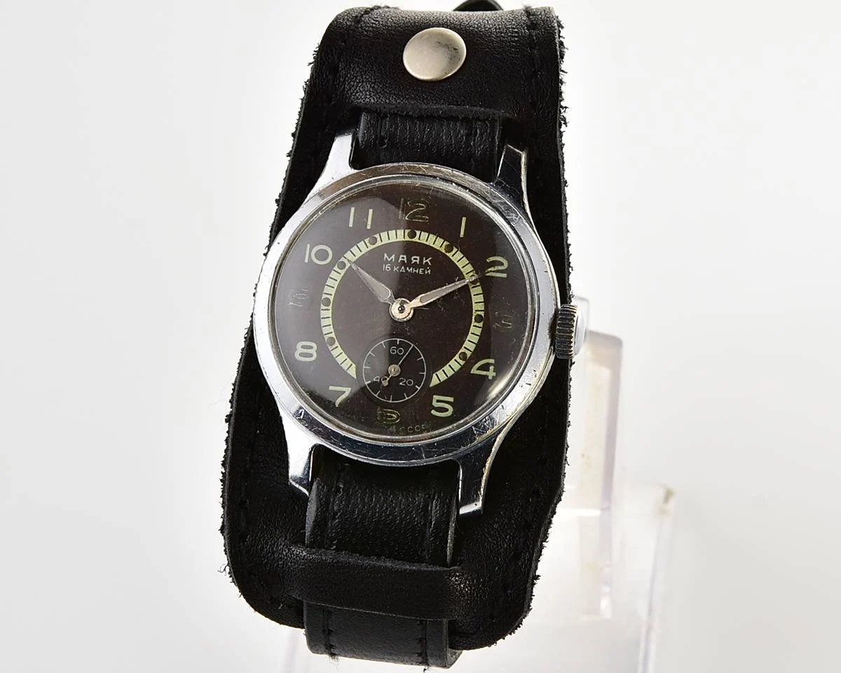 Vintage Soviet Mayak mechanical watch, 4th quarter of 1955