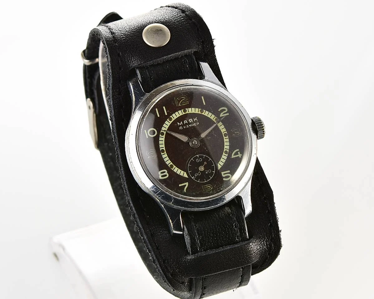 Vintage Soviet Mayak mechanical watch, 4th quarter of 1955