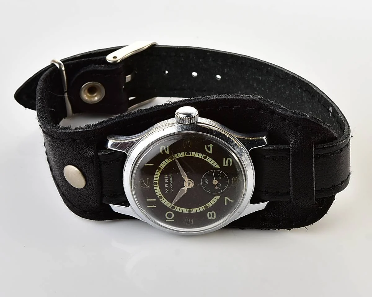 Vintage Soviet Mayak mechanical watch, 4th quarter of 1955