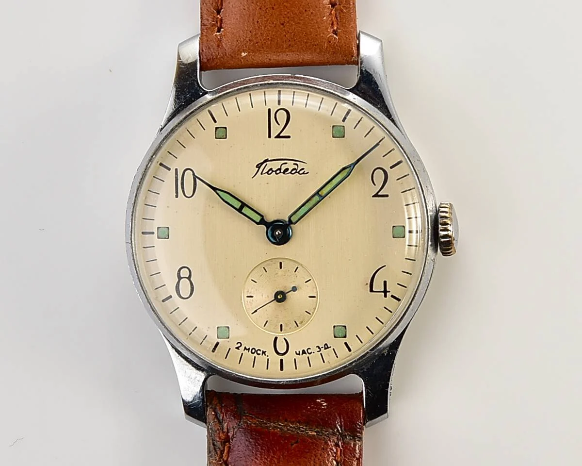 Excellent vintage Soviet mechanical Pobeda watch, 2MChZ from 4th quarter 1957!